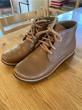 Adelisa & Co paseo boots size 37